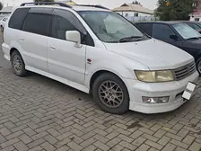 Mitsubishi Chariot, 1999