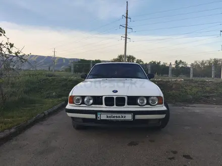BMW 525 1990 года за 2 100 000 тг. в Талдыкорган – фото 2