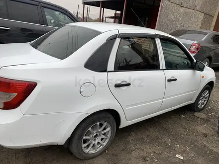 ВАЗ (Lada) Granta 2190 2013 года за 1 800 000 тг. в Семей – фото 5