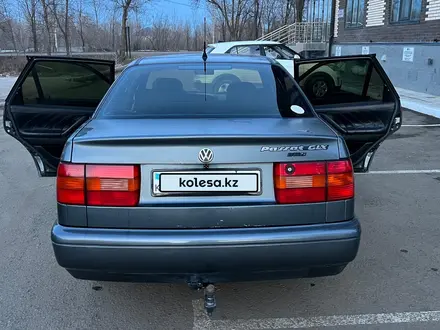 Volkswagen Passat 1997 года за 1 650 000 тг. в Уральск – фото 9