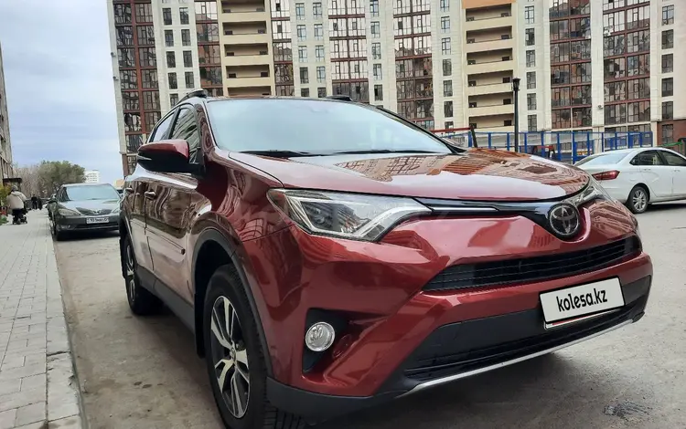 Toyota RAV4 2018 годаүшін10 100 000 тг. в Астана