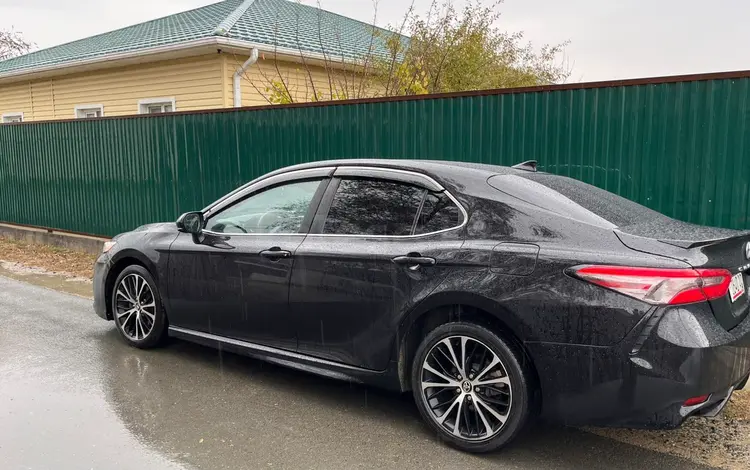 Toyota Camry 2019 годаүшін8 500 000 тг. в Атырау