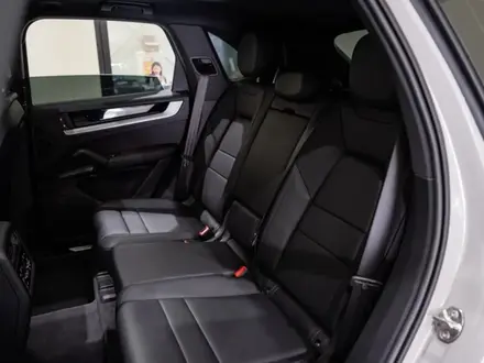 Porsche Cayenne 2025 года за 67 000 000 тг. в Алматы – фото 6