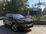 Toyota Highlander 2022 года за 24 000 000 тг. в Шымкент