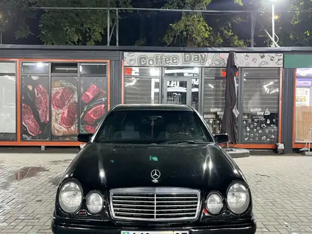 Mercedes-Benz E 320 1996 года за 3 300 000 тг. в Алматы – фото 2