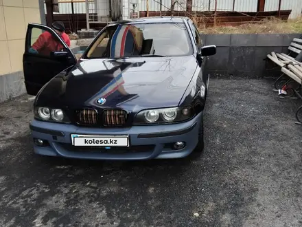 BMW 528 1998 года за 2 300 000 тг. в Шымкент