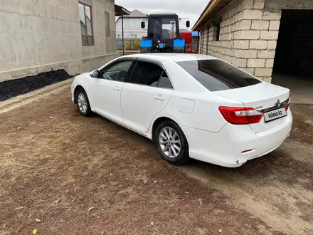 Toyota Camry 2012 года за 7 400 000 тг. в Уральск – фото 2