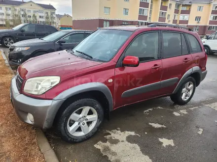 Toyota RAV4 2004 года за 4 405 000 тг. в Актобе – фото 13