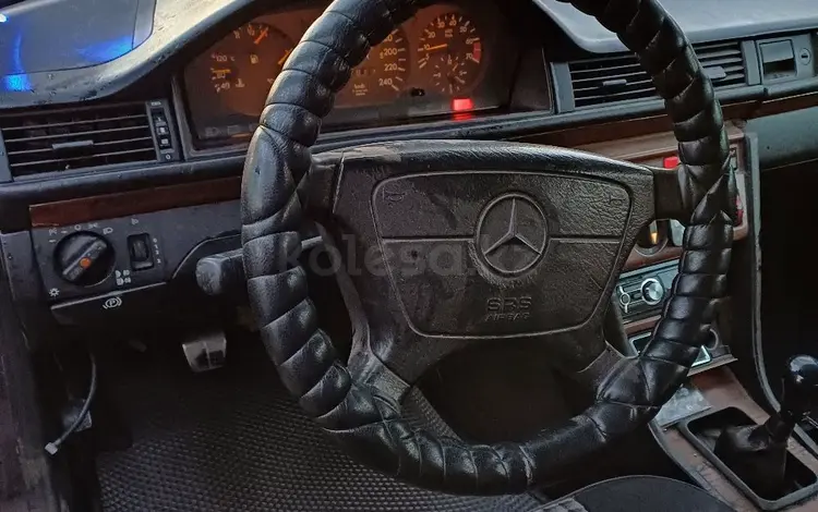 Mercedes-Benz E 200 1994 годаүшін1 000 000 тг. в Караганда