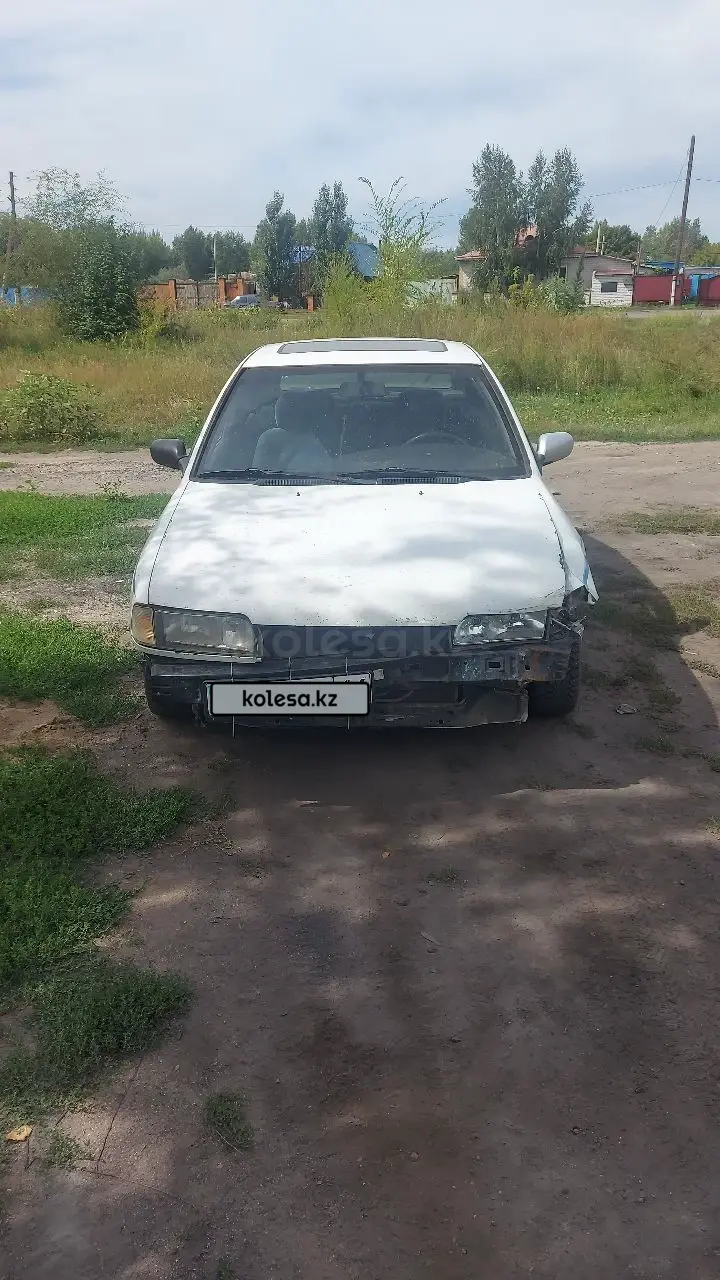 Nissan Primera, 1992