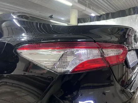 Toyota Camry 2019 года за 11 300 000 тг. в Астана – фото 16