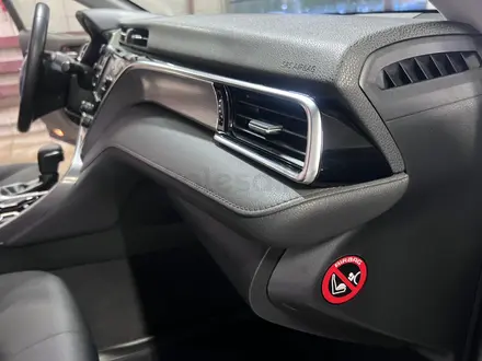 Toyota Camry 2019 года за 11 300 000 тг. в Астана – фото 19
