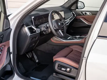 BMW X7 XDrive 40i 2025 года за 80 186 286 тг. в Астана – фото 5