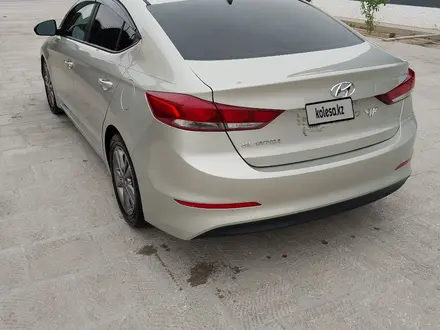 Hyundai Elantra 2018 года за 4 800 000 тг. в Актау – фото 2