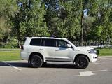 Toyota Land Cruiser 2016 года за 29 900 000 тг. в Астана – фото 2