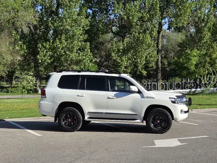 Toyota Land Cruiser 2016 года за 29 900 000 тг. в Астана – фото 2