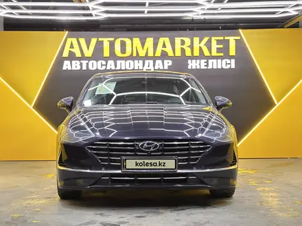 Hyundai Sonata 2021 года за 13 450 000 тг. в Астана – фото 2