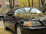 Lincoln Town Car 2002 года за 3 750 000 тг. в Алматы – фото 5