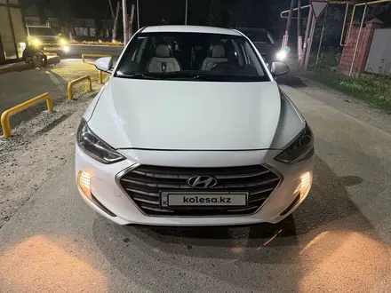 Hyundai Elantra 2017 года за 6 500 000 тг. в Алматы – фото 2