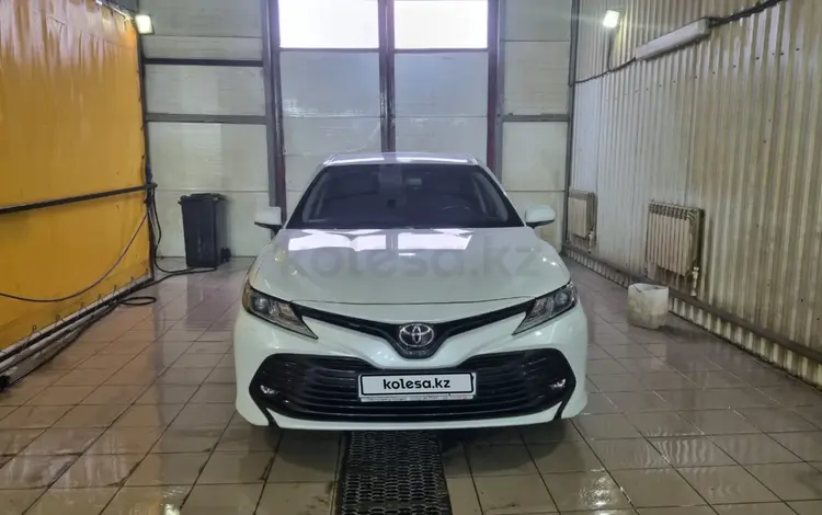 Toyota Camry 2020 года за 18 500 000 тг. в Уральск