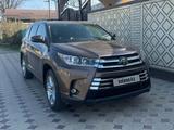 Toyota Highlander 2019 года за 20 500 000 тг. в Алматы