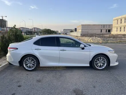 Toyota Camry 2020 года за 17 300 000 тг. в Актау – фото 5