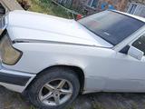 Mercedes-Benz E 220 1993 годаүшін650 000 тг. в Осакаровка – фото 4