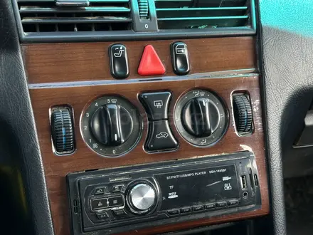 Mercedes-Benz C 180 1995 года за 1 000 000 тг. в Атырау – фото 19