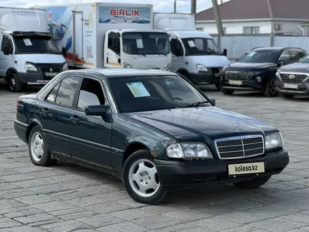 Mercedes-Benz C 180 1995 года за 1 000 000 тг. в Атырау – фото 2