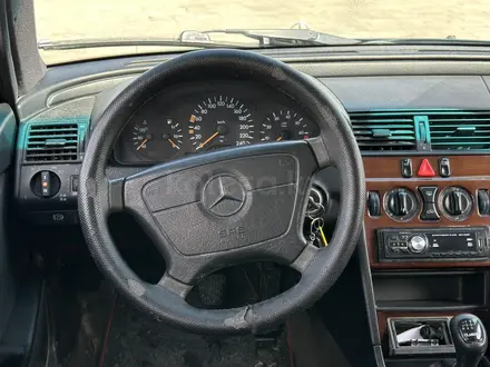 Mercedes-Benz C 180 1995 года за 1 000 000 тг. в Атырау – фото 6
