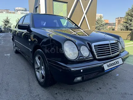 Mercedes-Benz E 320 1997 года за 3 400 000 тг. в Алматы