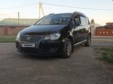 Volkswagen Touran 2007 года за 3 800 000 тг. в Павлодар – фото 2