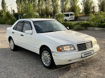 Mercedes-Benz C 200 1993 года за 1 900 000 тг. в Алматы – фото 4