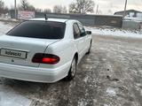 Mercedes-Benz E 220 2002 года за 3 300 000 тг. в Караганда – фото 5