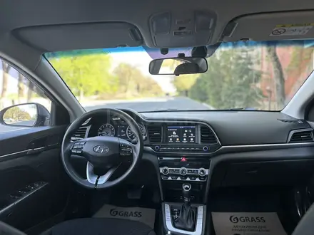Hyundai Elantra 2019 года за 8 500 000 тг. в Шымкент – фото 9