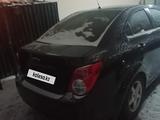 Chevrolet Aveo 2013 года за 3 500 000 тг. в Актобе – фото 2