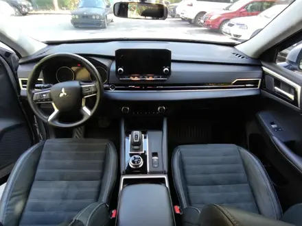 Mitsubishi Outlander 2021 года за 14 900 000 тг. в Алматы – фото 12
