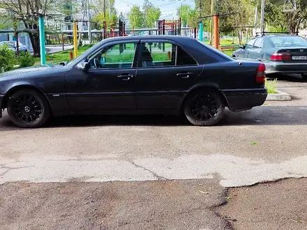 Mercedes-Benz C 280 1994 годаүшін2 150 000 тг. в Алматы