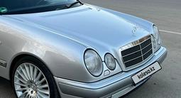 Mercedes-Benz E 55 AMG 1996 годаүшін7 500 000 тг. в Жезказган – фото 2