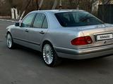 Mercedes-Benz E 55 AMG 1996 года за 7 500 000 тг. в Жезказган – фото 4