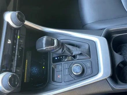 Toyota RAV4 2021 года за 20 000 000 тг. в Алматы – фото 36
