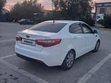 Kia Rio 2015 года за 3 900 000 тг. в Актобе – фото 4