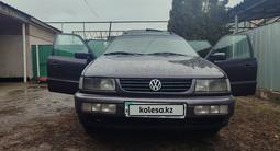Volkswagen Passat 1994 годаүшін2 200 000 тг. в Алматы