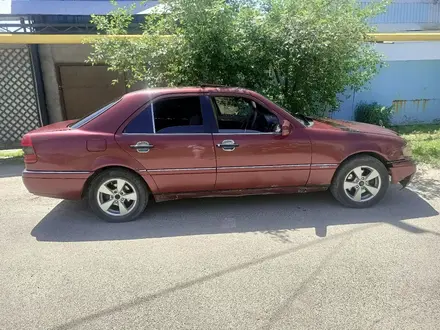 Mercedes-Benz C 220 1993 года за 1 400 000 тг. в Алматы – фото 3