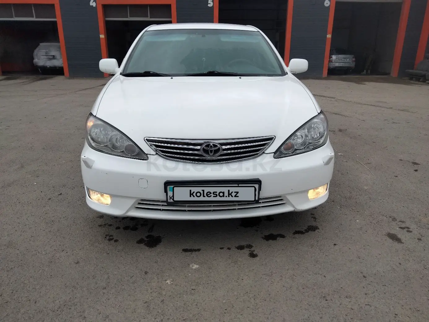 Toyota Camry, 2004
