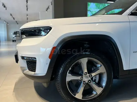 Jeep Grand Cherokee 2023 года за 30 900 000 тг. в Алматы – фото 7
