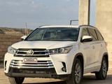 Toyota Highlander 2015 годаүшін12 000 000 тг. в Актау