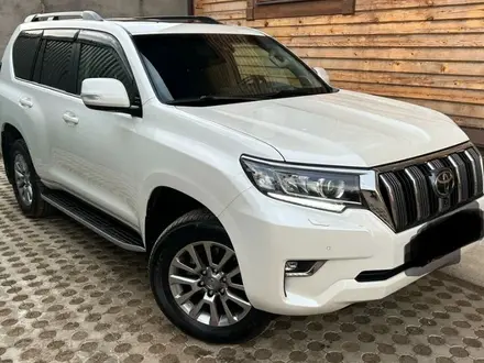 Toyota Land Cruiser Prado 2019 года за 33 000 000 тг. в Астана