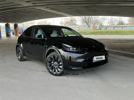 Tesla Model Y 2023 года за 21 500 000 тг. в Алматы – фото 2