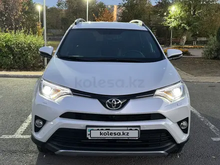 Toyota RAV4 2018 года за 14 000 000 тг. в Караганда – фото 12